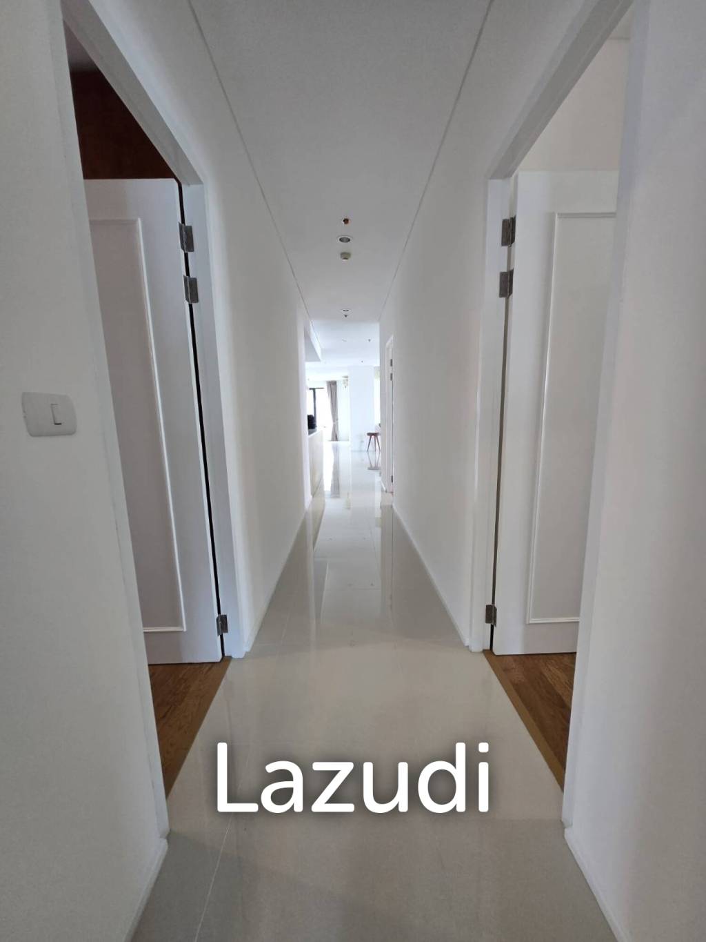 Villa Asoke Penthouse   348.80 SQ.M 5 Bed 5 Bath