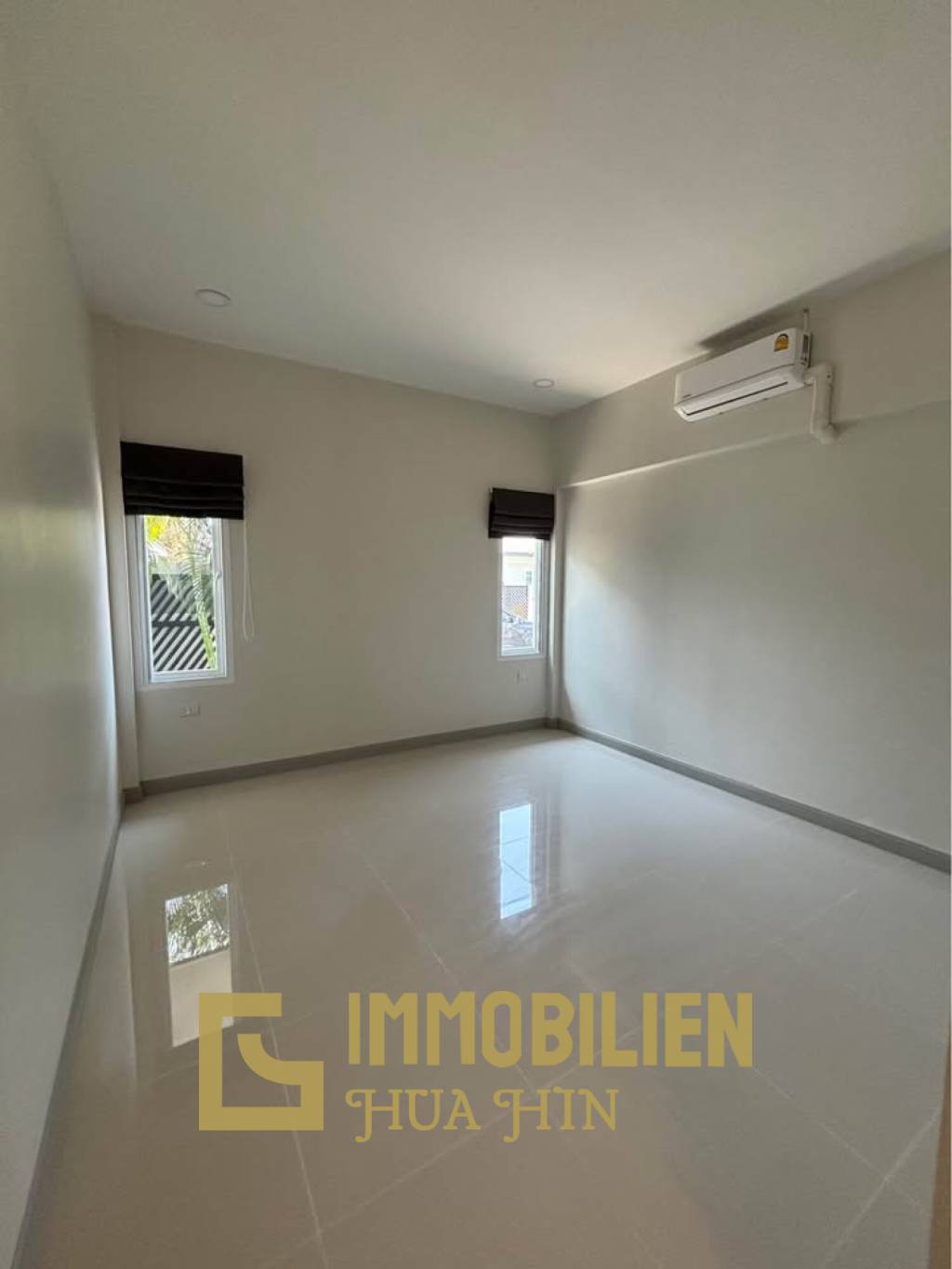 Pool / 3 Schlafzimmer / Europäische Küche