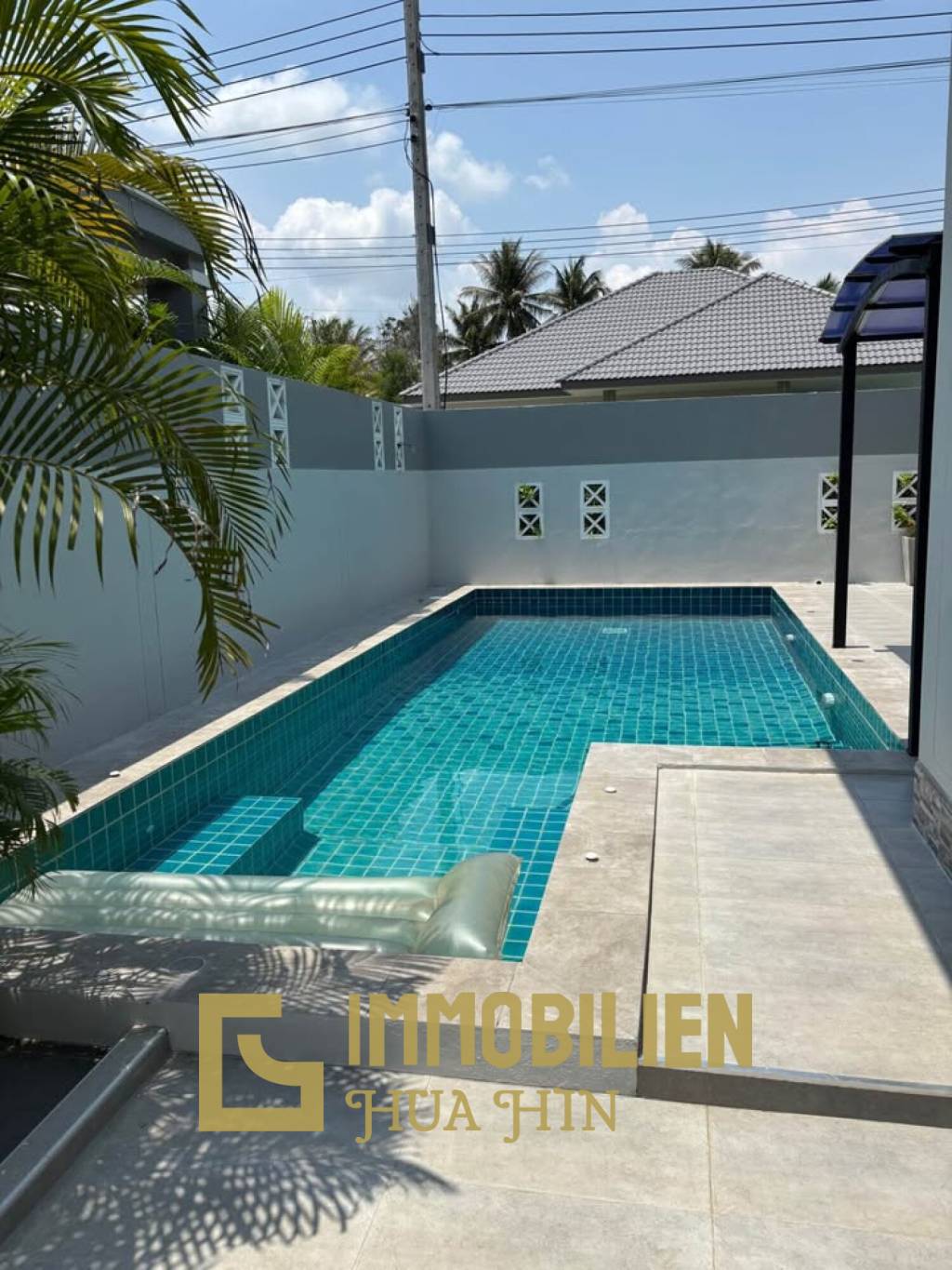 Pool / 3 Schlafzimmer / Europäische Küche