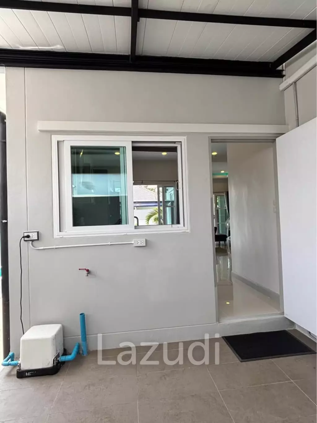 Soi 70: Modern Pool Villa, Freehold with Private Pool