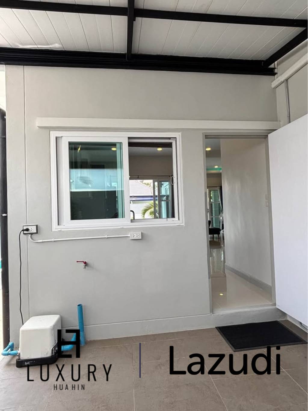 Soi 70: Modern Pool Villa, Freehold with Private Pool