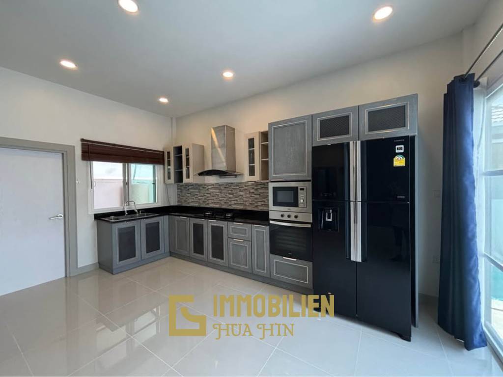 Pool / 3 Schlafzimmer / Europäische Küche