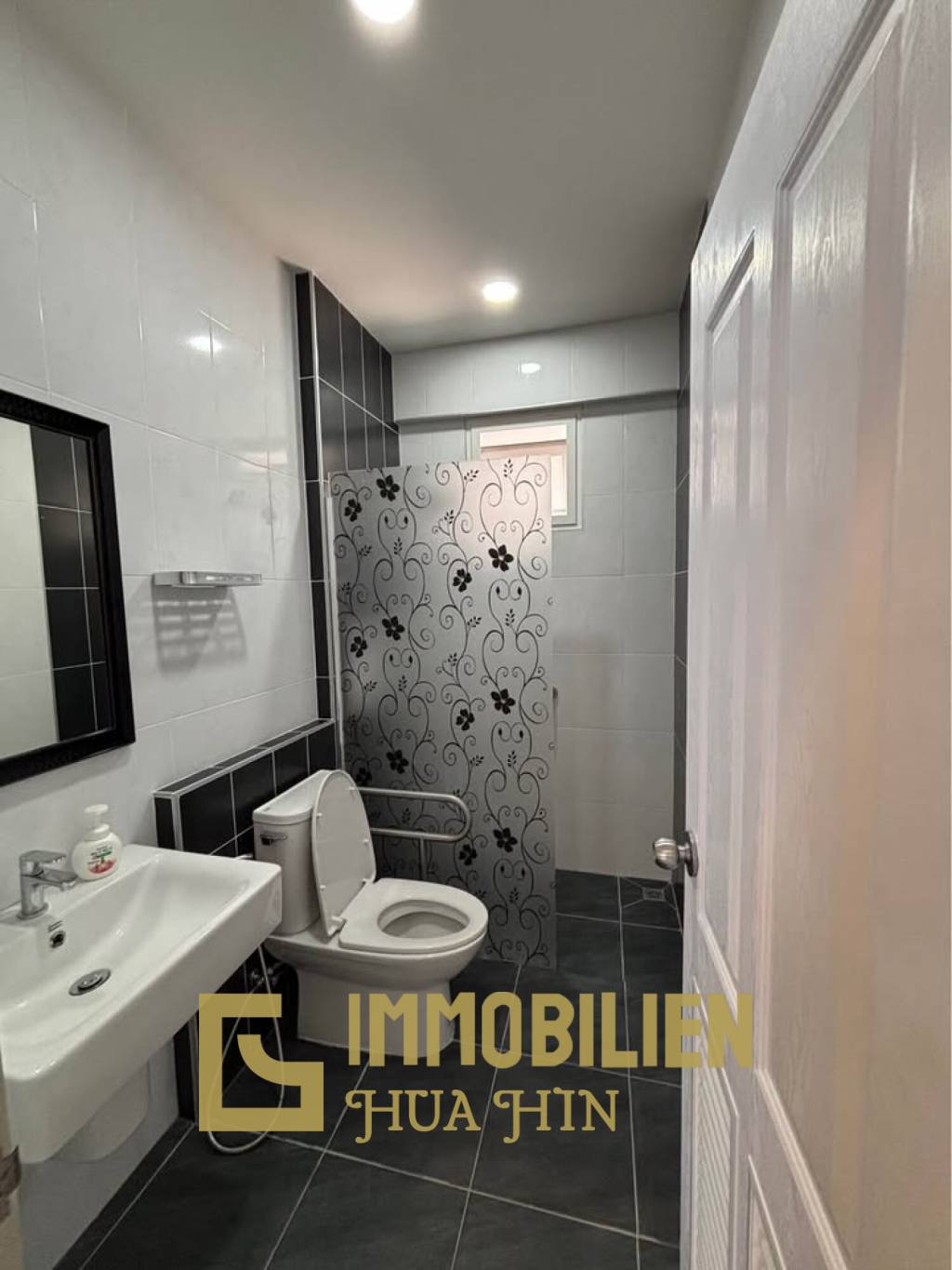 Pool / 3 Schlafzimmer / Europäische Küche