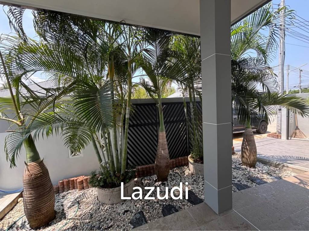 Soi 70: Modern Pool Villa, Freehold with Private Pool