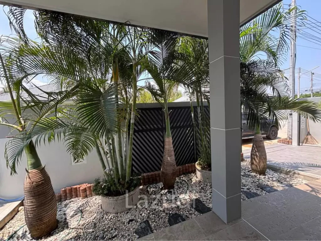 Soi 70: Modern Pool Villa, Freehold with Private Pool