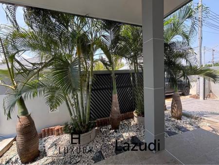 Soi 70: Modern Pool Villa, Freehold with Private Pool
