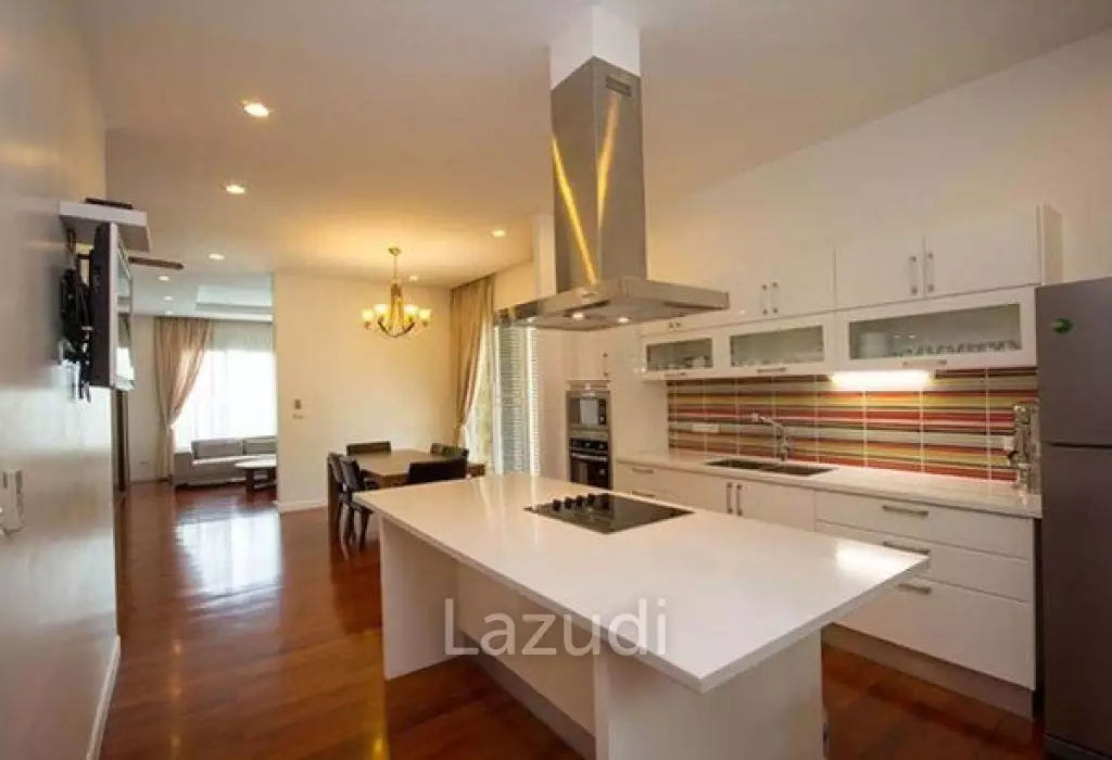 Luxury Modern 4 Bed Pool Villa 200 meters from Beach