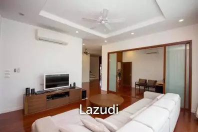 Luxury Modern 4 Bed Pool Villa 200 meters from Beach