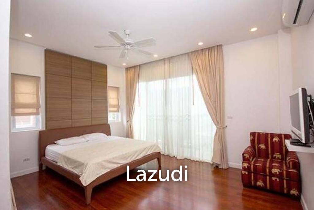 Luxury Modern 4 Bed Pool Villa 200 meters from Beach