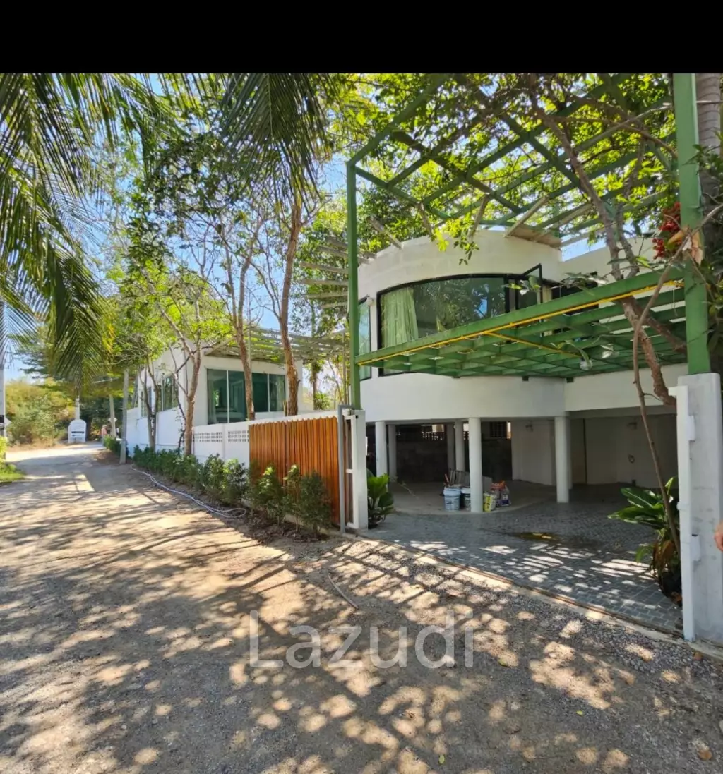 SAI NOI BEACH: UNIQUE pool villa a few 100 m from beachfront
