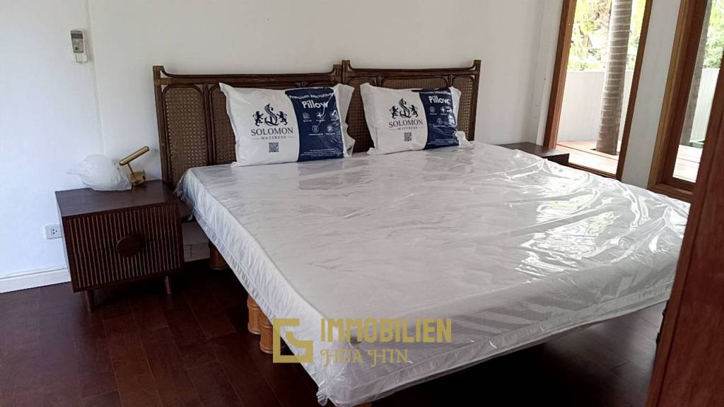 SAI NOI BEACH: Seltene Gelegenheit / Pool Villa NUR 100 m vom Strand entfernt