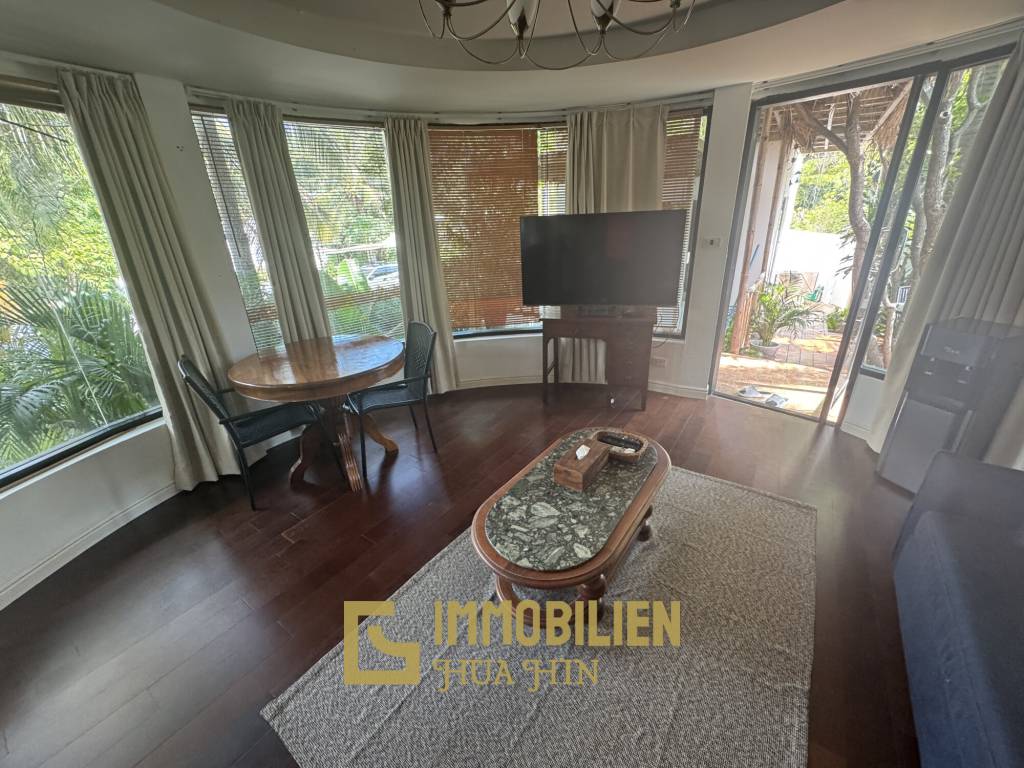 SAI NOI BEACH: Seltene Gelegenheit / Pool Villa NUR 100 m vom Strand entfernt