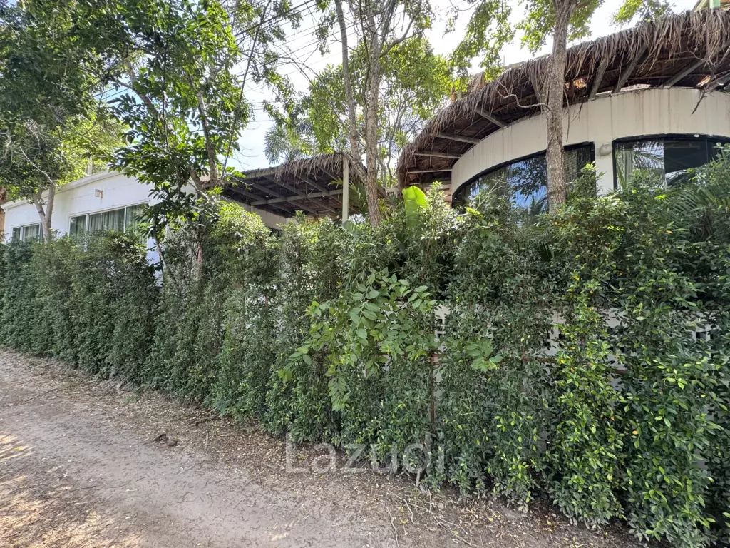 SAI NOI BEACH: UNIQUE pool villa a few 100 m from beachfront