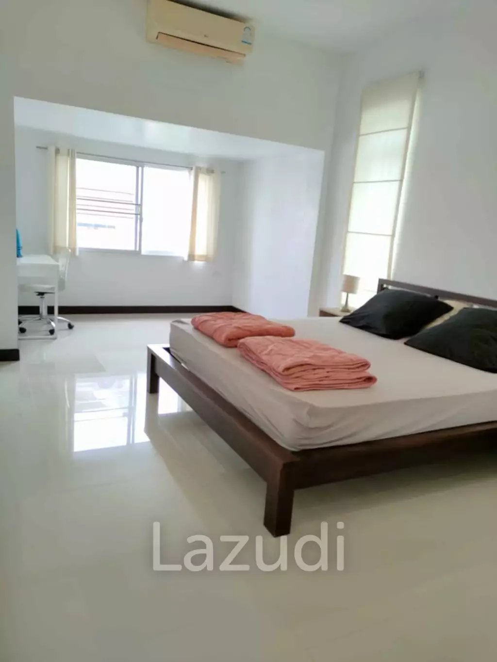 Pineapple Hills Resort - 120sqm 1 bed Condo