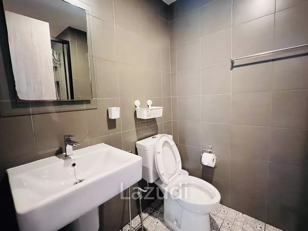 Modern 1-Bedroom Condo in La Casita Huahin