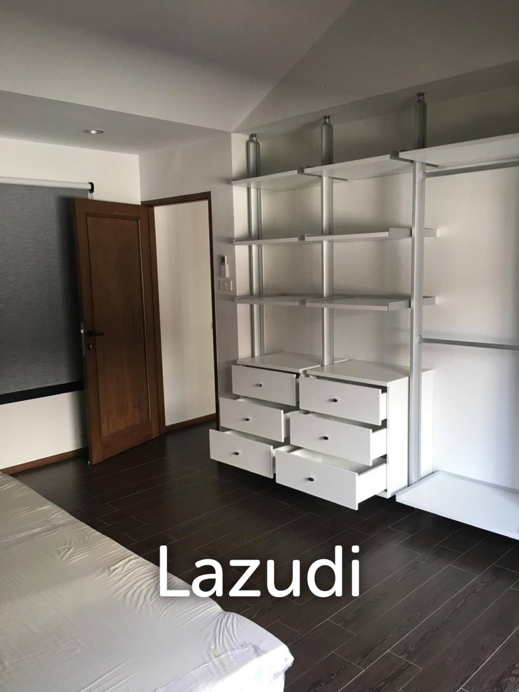 Spacious Home Office in Central Phrom Phong Thonglor