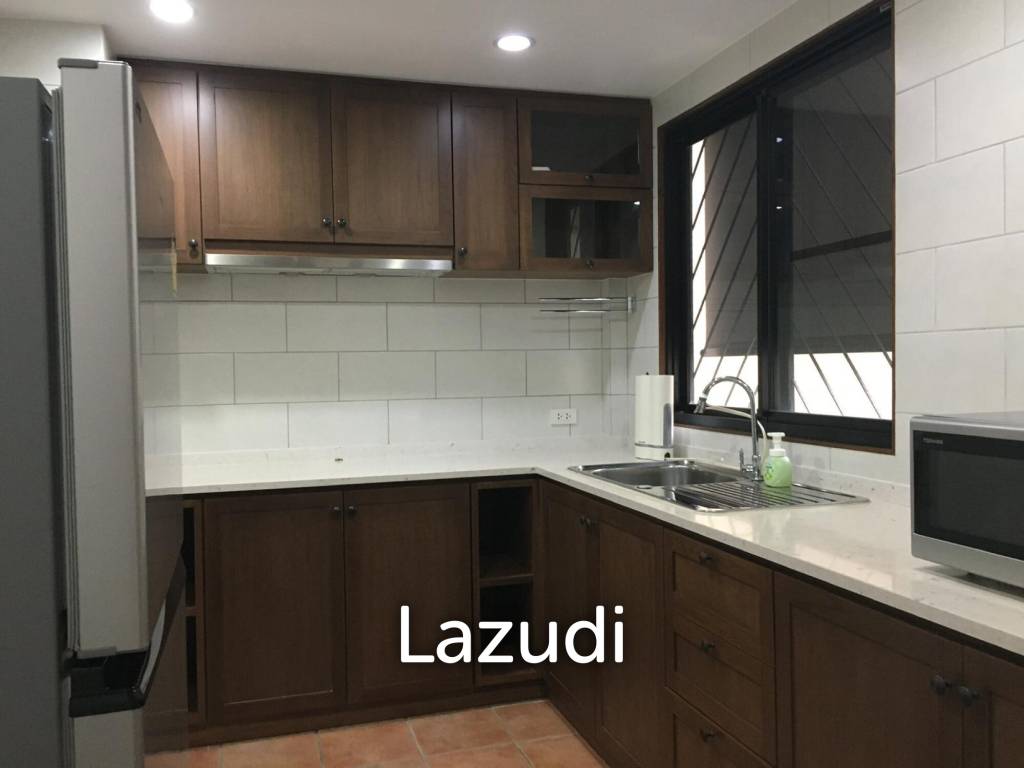 Spacious Home Office in Central Phrom Phong Thonglor