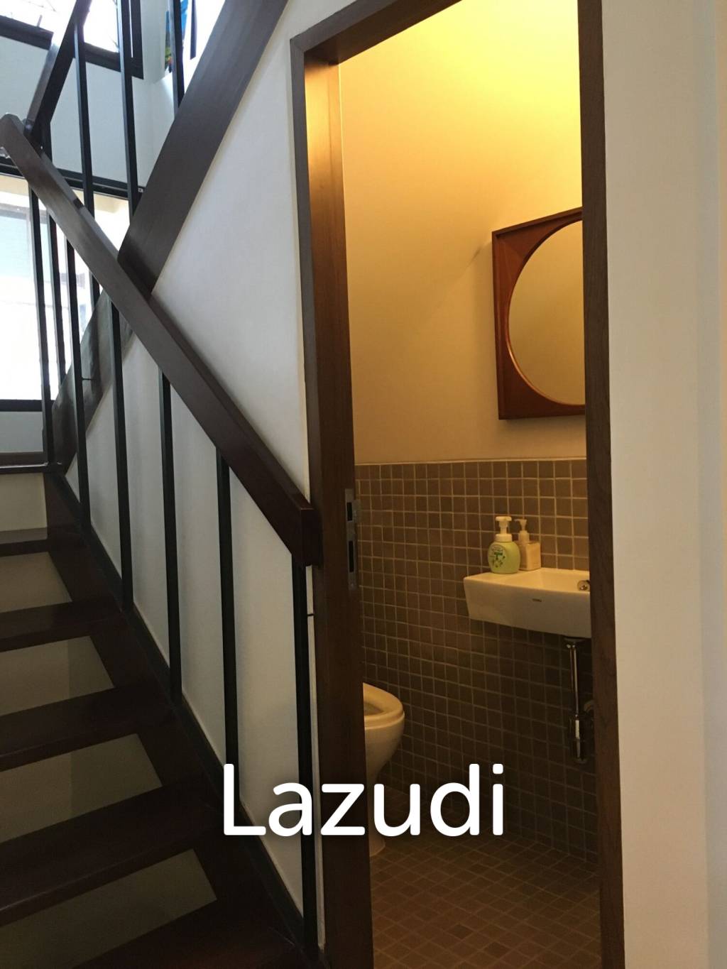 Spacious Home Office in Central Phrom Phong Thonglor