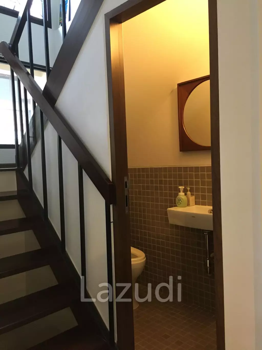 Spacious Home Office in Central Phrom Phong Thonglor