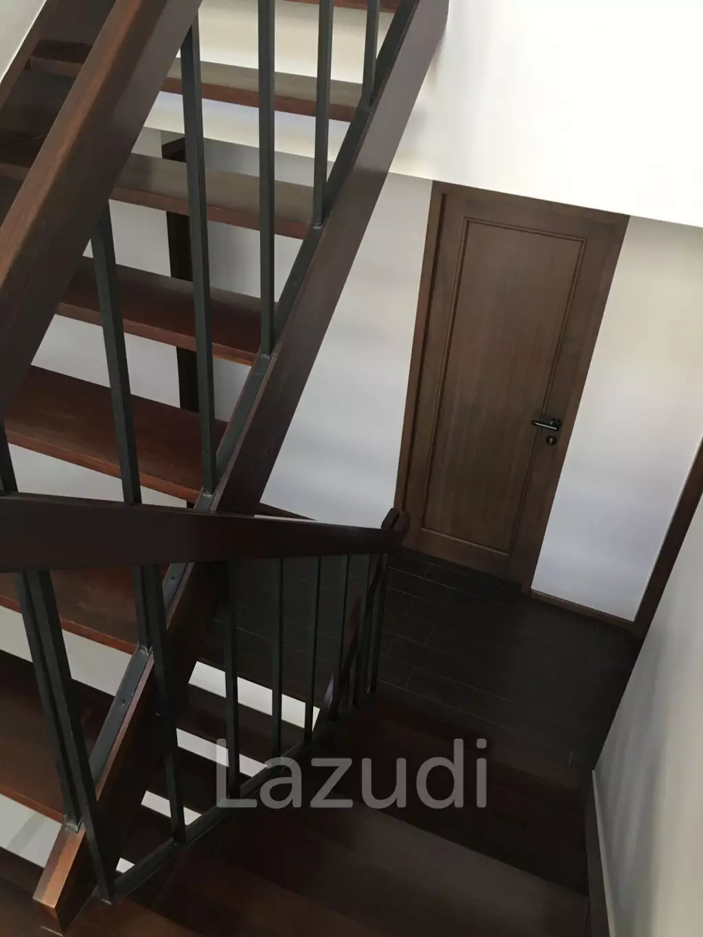Spacious Home Office in Central Phrom Phong Thonglor