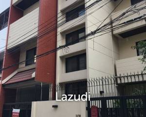 Spacious Home Office in Central Phrom Phong Thonglor