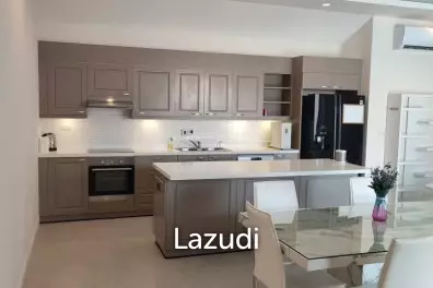Luxury Pool Villa, 3 bed, 3 bath . 2 minutes from Golf Course