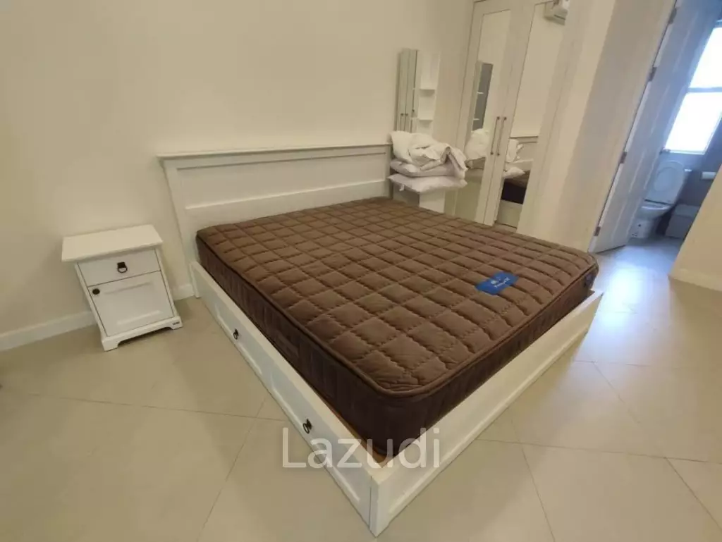 Luxury Pool Villa, 3 bed, 3 bath . 2 minutes from Golf Course