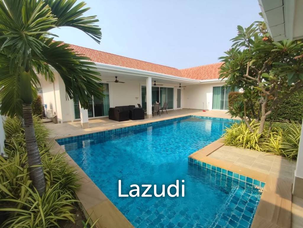 Luxury Pool Villa, 3 bed, 3 bath . 2 minutes from Golf Course