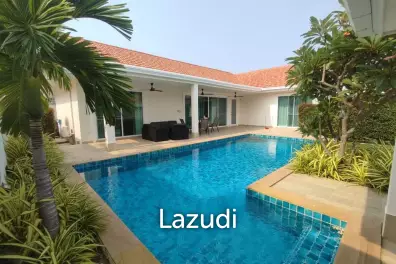 Luxury Pool Villa, 3 bed, 3 bath . 2 minutes from Golf Course