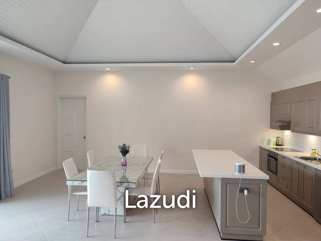 Luxury Pool Villa, 3 bed, 3 bath . 2 minutes from Golf Course