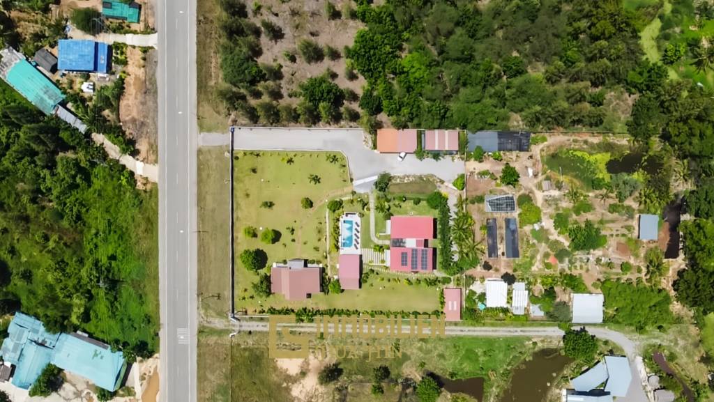 วิลล่า 5 ห้องนอนพร้อมสระว่ายน้ำและพื้นที่สวนขนาดใหญ่ในทับใต้ หัวหิน