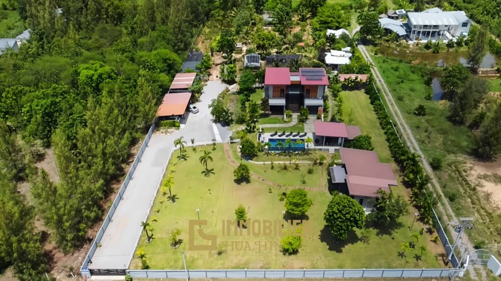 วิลล่า 5 ห้องนอนพร้อมสระว่ายน้ำและพื้นที่สวนขนาดใหญ่ในทับใต้ หัวหิน