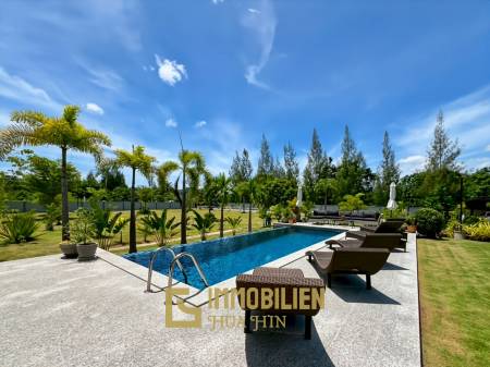 วิลล่า 5 ห้องนอนพร้อมสระว่ายน้ำและพื้นที่สวนขนาดใหญ่ในทับใต้ หัวหิน