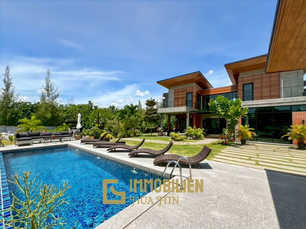 วิลล่า 5 ห้องนอนพร้อมสระว่ายน้ำและพื้นที่สวนขนาดใหญ่ในทับใต้ หัวหิน