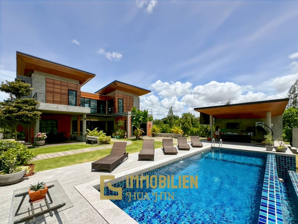 วิลล่า 5 ห้องนอนพร้อมสระว่ายน้ำและพื้นที่สวนขนาดใหญ่ในทับใต้ หัวหิน