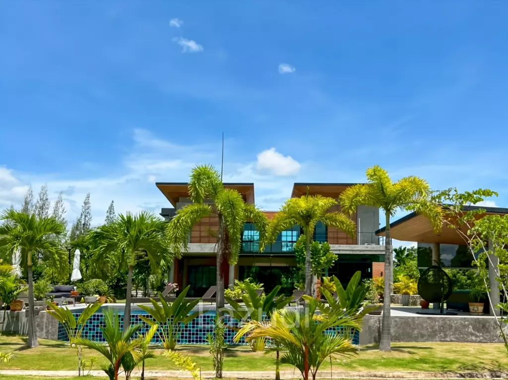 Exclusive 5 Bedroom Villa with Swimming Pool on 5 Rai Plot