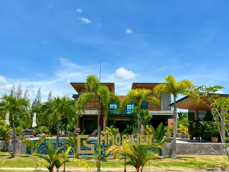 วิลล่า 5 ห้องนอนพร้อมสระว่ายน้ำและพื้นที่สวนขนาดใหญ่ในทับใต้ หัวหิน