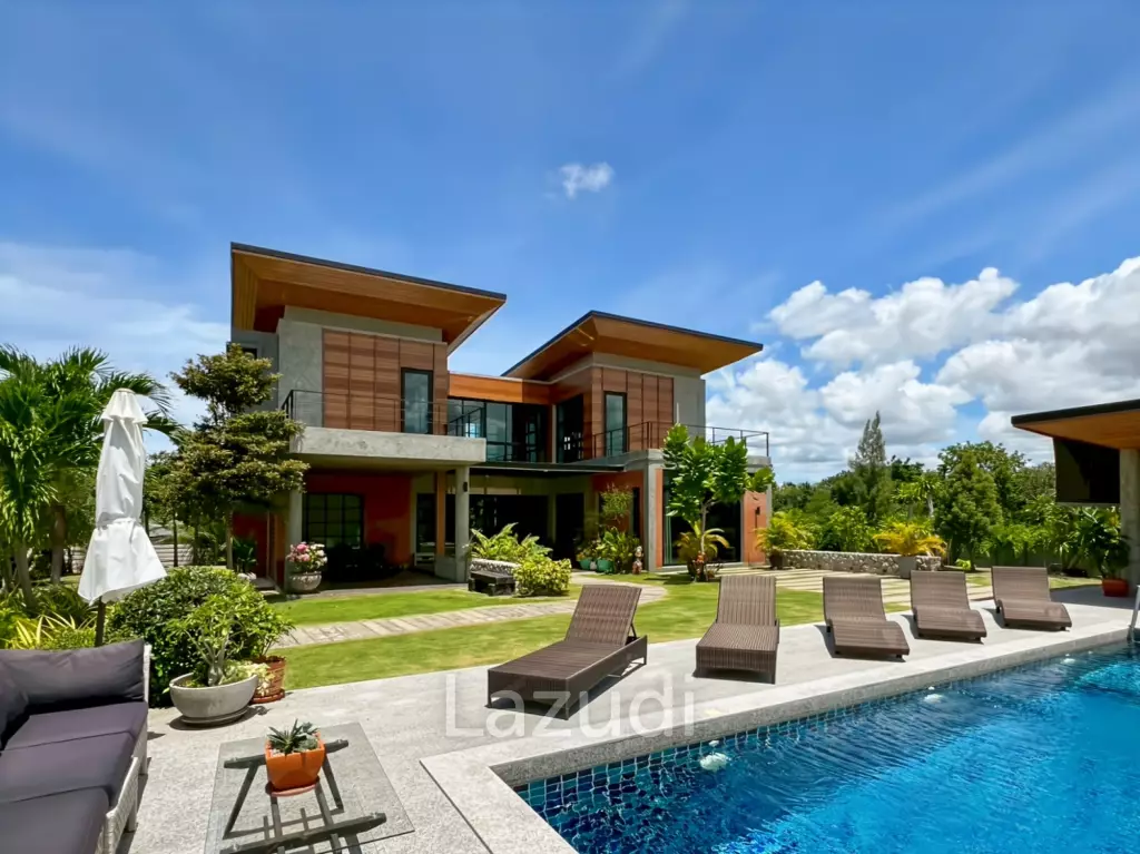 Exclusive 5 Bedroom Villa with Swimming Pool on 5 Rai Plot