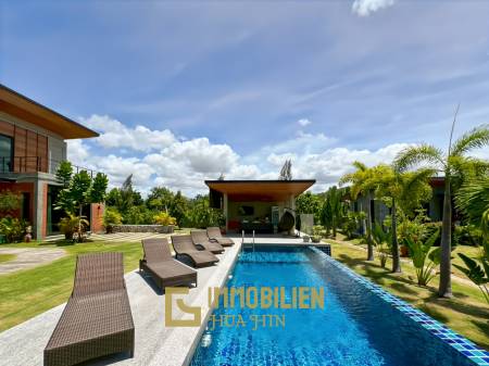 วิลล่า 5 ห้องนอนพร้อมสระว่ายน้ำและพื้นที่สวนขนาดใหญ่ในทับใต้ หัวหิน