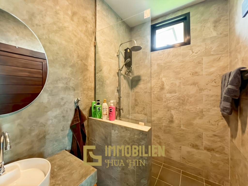 วิลล่า 5 ห้องนอนพร้อมสระว่ายน้ำและพื้นที่สวนขนาดใหญ่ในทับใต้ หัวหิน