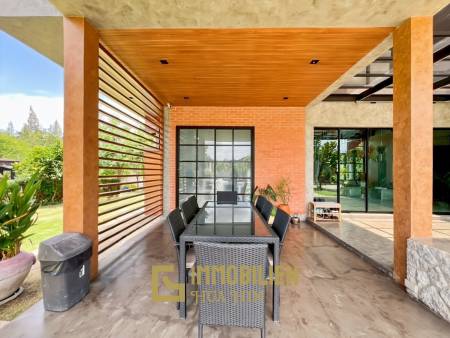 วิลล่า 5 ห้องนอนพร้อมสระว่ายน้ำและพื้นที่สวนขนาดใหญ่ในทับใต้ หัวหิน