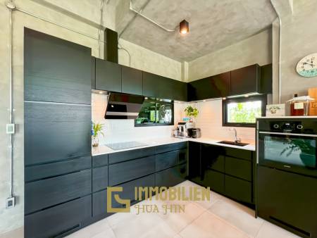 วิลล่า 5 ห้องนอนพร้อมสระว่ายน้ำและพื้นที่สวนขนาดใหญ่ในทับใต้ หัวหิน