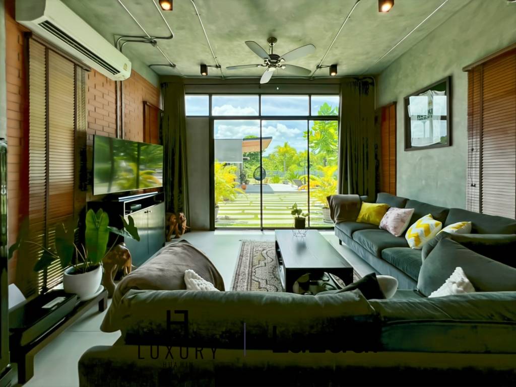 Exclusive 5 Bedroom Villa with Swimming Pool on 5 Rai Plot