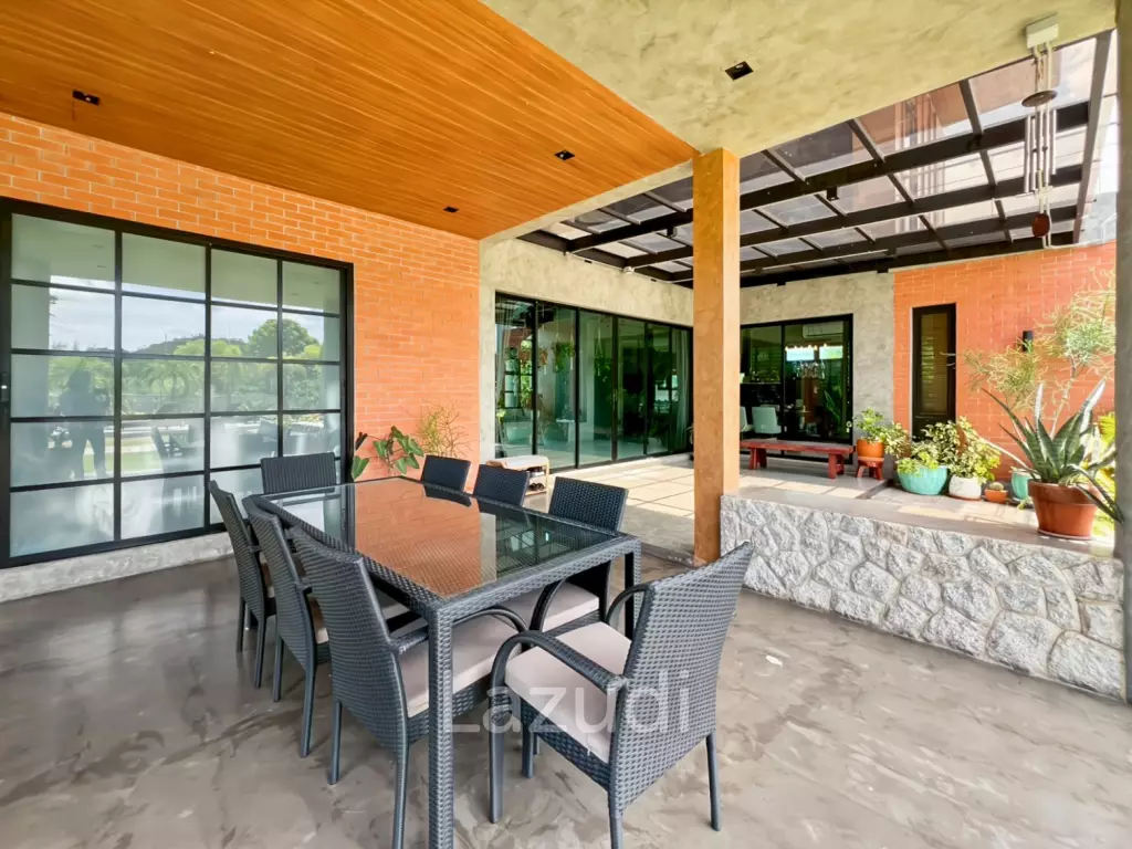 Exclusive 5 Bedroom Villa with Swimming Pool on 5 Rai Plot