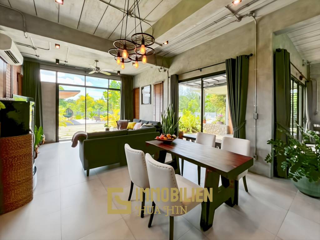 วิลล่า 5 ห้องนอนพร้อมสระว่ายน้ำและพื้นที่สวนขนาดใหญ่ในทับใต้ หัวหิน