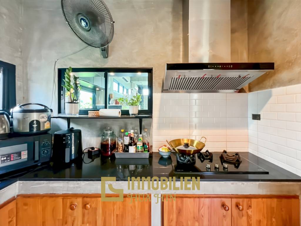 วิลล่า 5 ห้องนอนพร้อมสระว่ายน้ำและพื้นที่สวนขนาดใหญ่ในทับใต้ หัวหิน