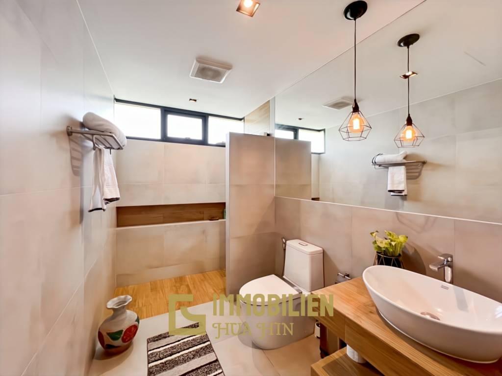 วิลล่า 5 ห้องนอนพร้อมสระว่ายน้ำและพื้นที่สวนขนาดใหญ่ในทับใต้ หัวหิน