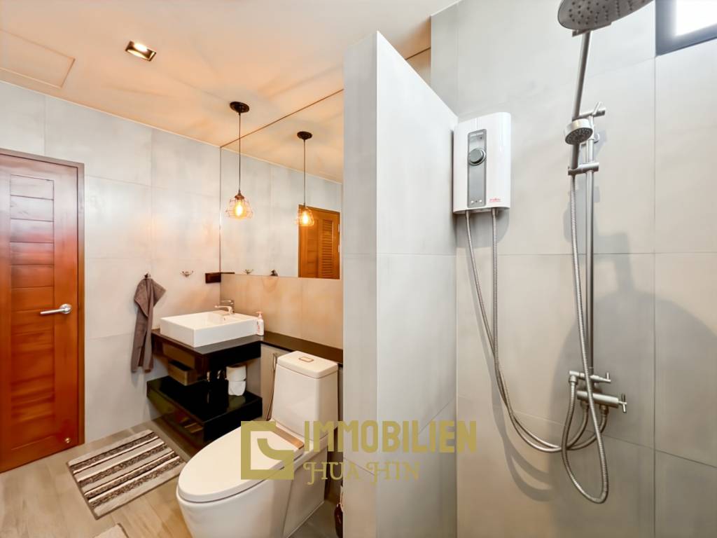 วิลล่า 5 ห้องนอนพร้อมสระว่ายน้ำและพื้นที่สวนขนาดใหญ่ในทับใต้ หัวหิน