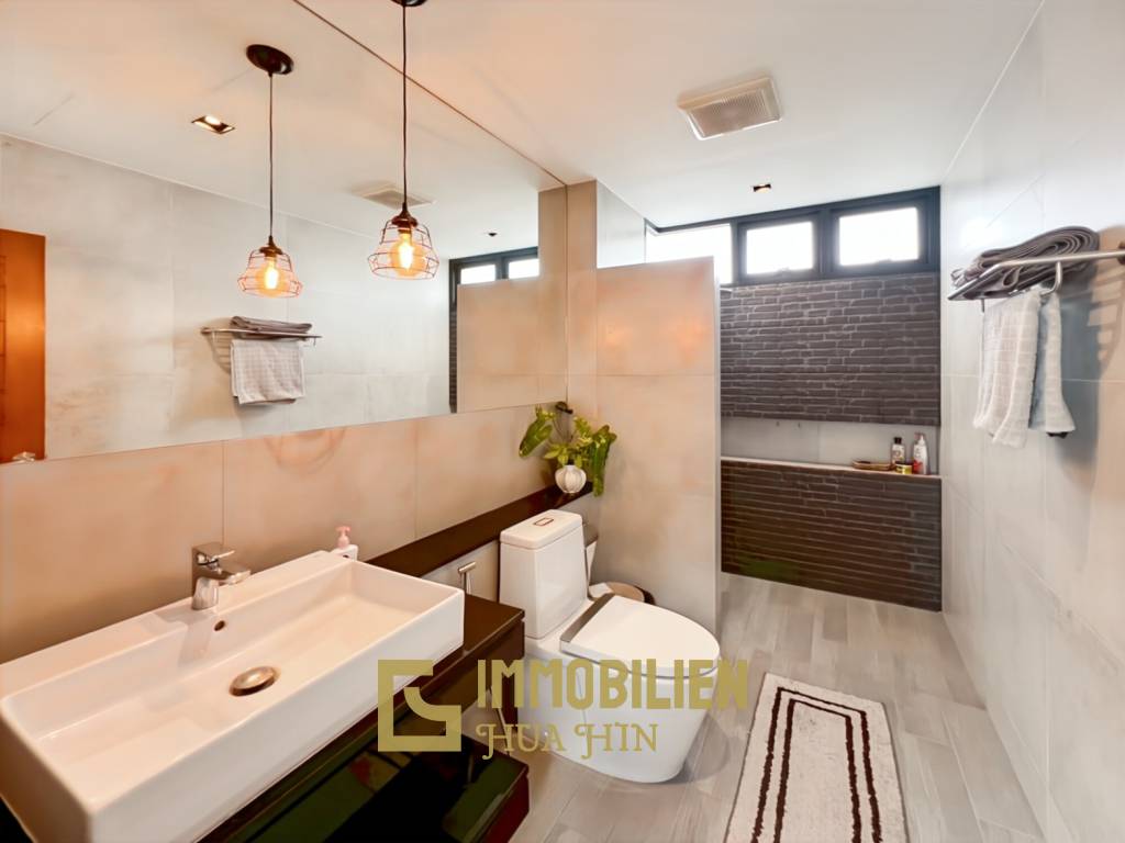 วิลล่า 5 ห้องนอนพร้อมสระว่ายน้ำและพื้นที่สวนขนาดใหญ่ในทับใต้ หัวหิน