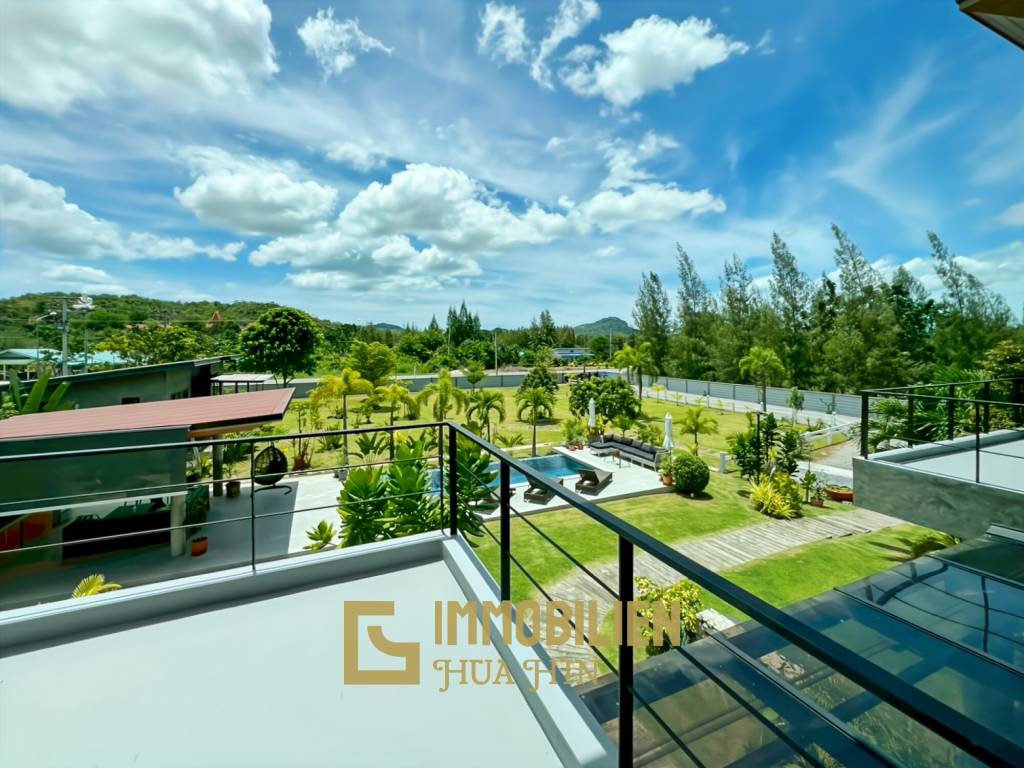 วิลล่า 5 ห้องนอนพร้อมสระว่ายน้ำและพื้นที่สวนขนาดใหญ่ในทับใต้ หัวหิน